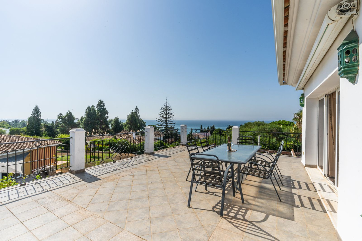 5 Bed Townhouse for sale in El Chaparral Costa Del Sol, Málaga, Spain