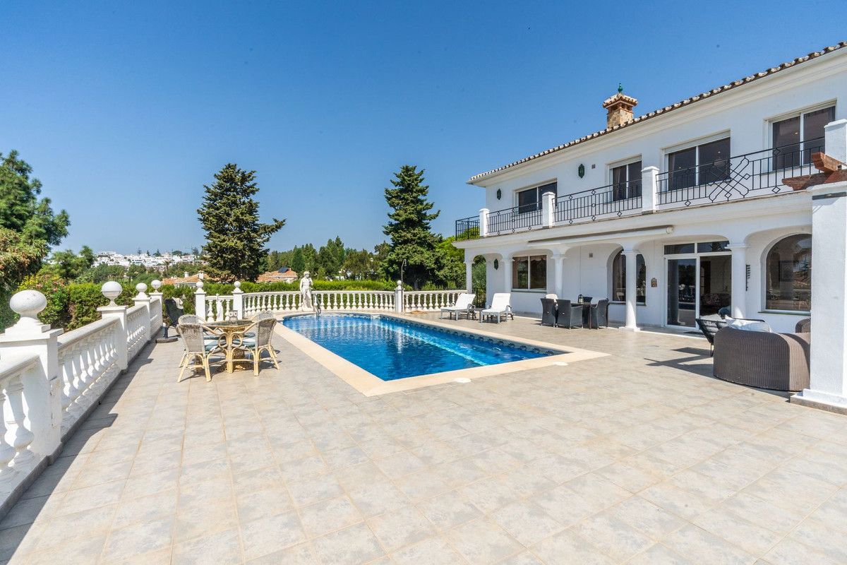5 Bed Townhouse for sale in El Chaparral Costa Del Sol, Málaga, Spain
