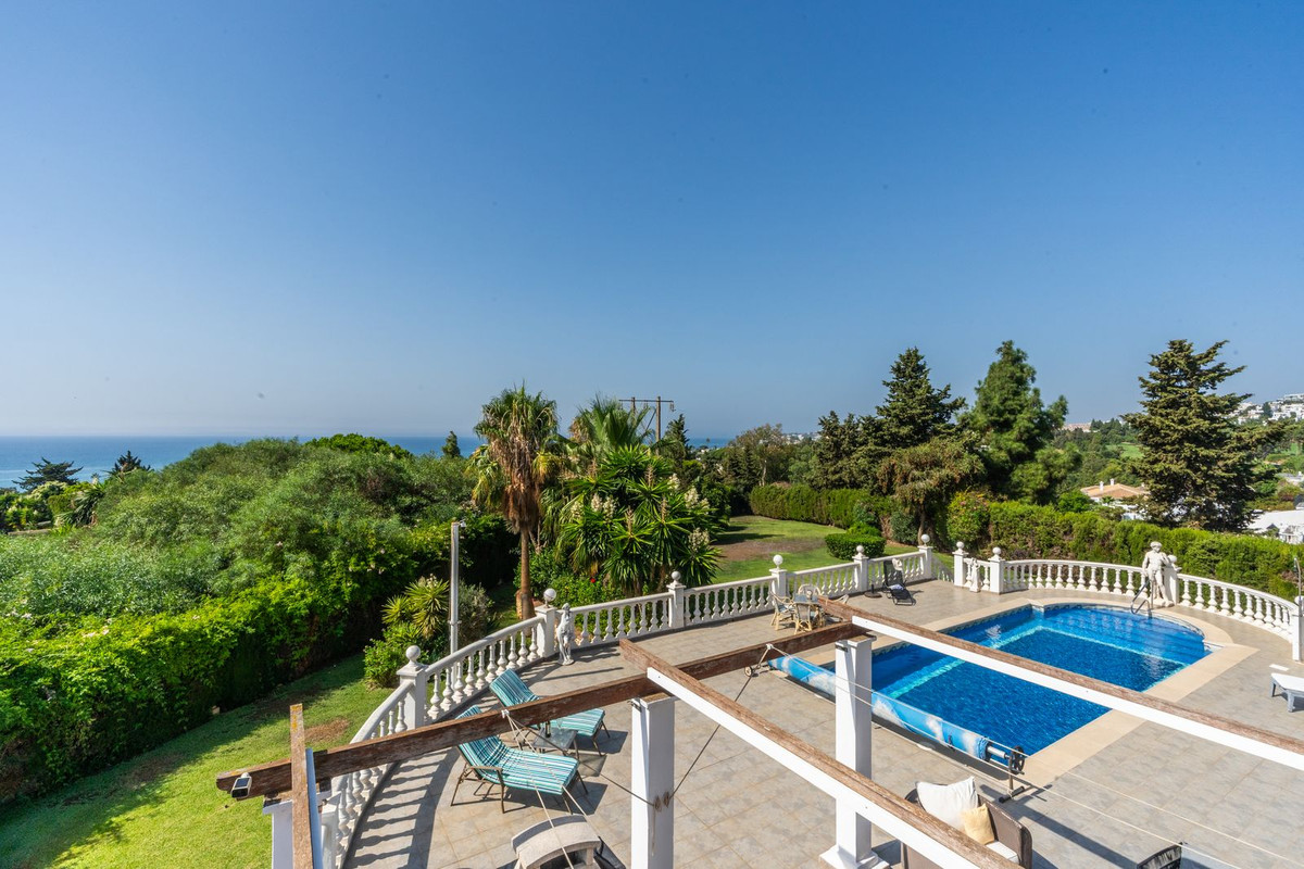 5 Bed Townhouse for sale in El Chaparral Costa Del Sol, Málaga, Spain