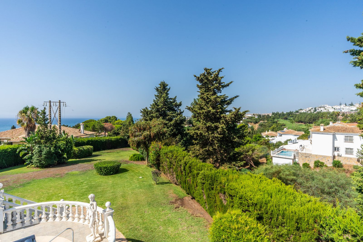 5 Bed Townhouse for sale in El Chaparral Costa Del Sol, Málaga, Spain