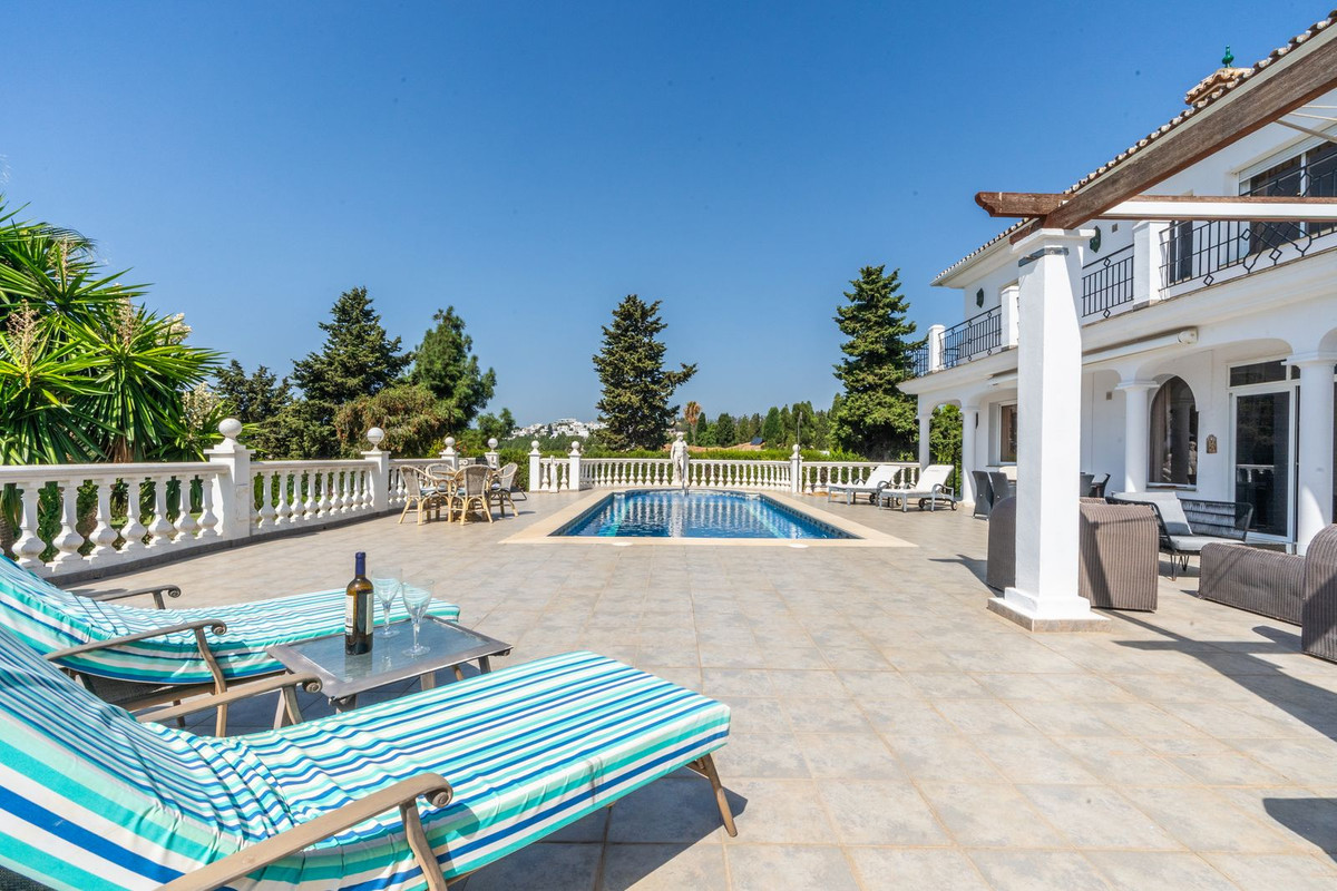 5 Bed Townhouse for sale in El Chaparral Costa Del Sol, Málaga, Spain