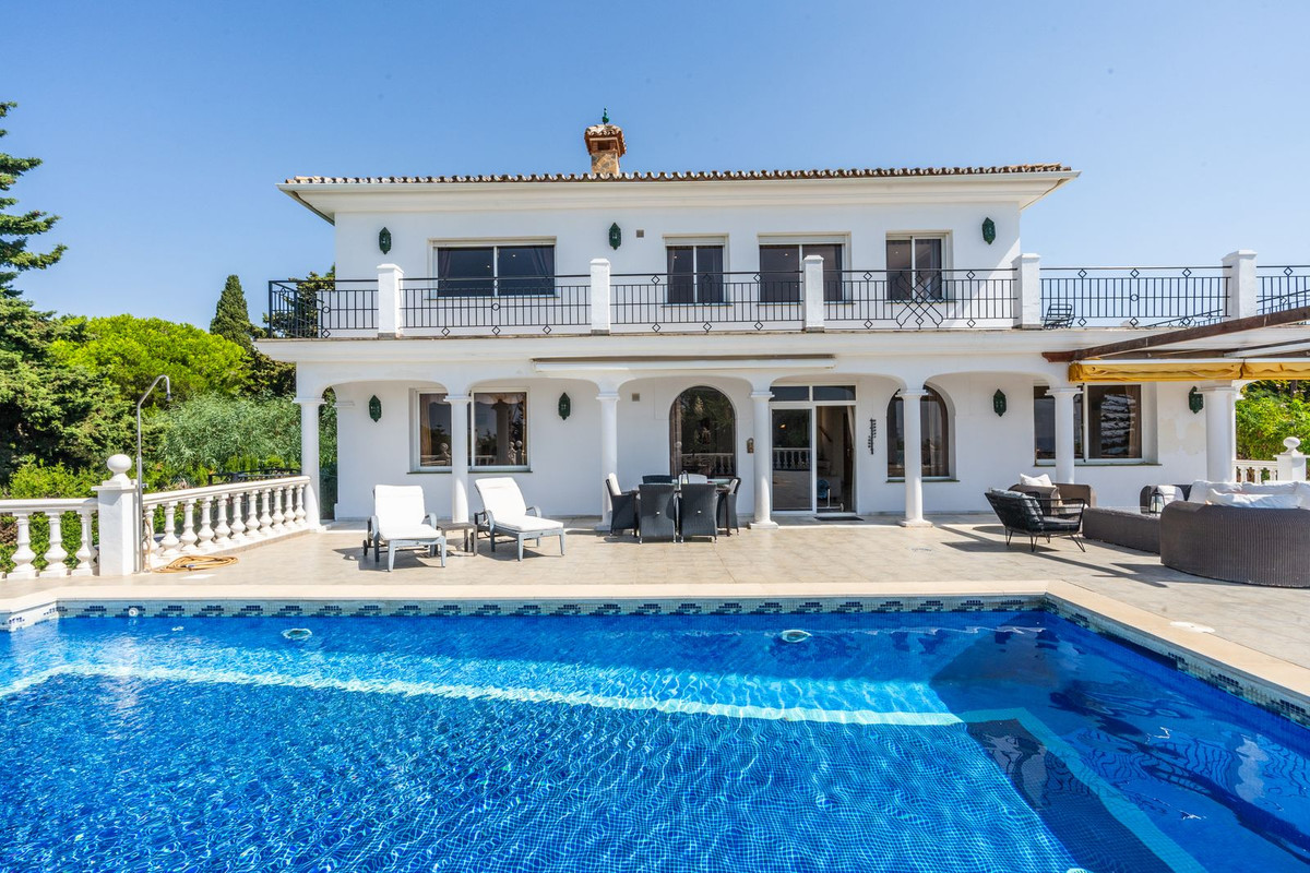 5 Bed Townhouse for sale in El Chaparral Costa Del Sol, Málaga, Spain