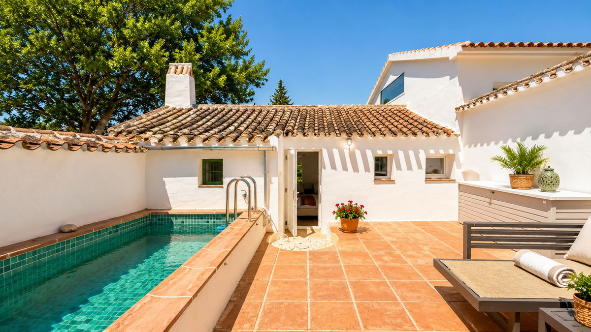 Se vende Finca - Cortijo de 5 dormitorios en Costa Del Sol, Málaga, España