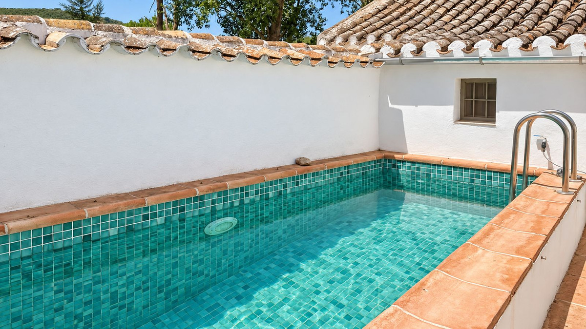 Se vende Finca - Cortijo de 5 dormitorios en Costa Del Sol, Málaga, España