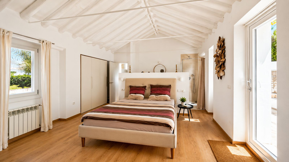 Se vende Finca - Cortijo de 5 dormitorios en Costa Del Sol, Málaga, España