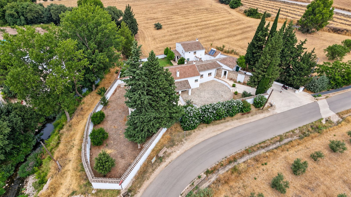 Se vende Finca - Cortijo de 5 dormitorios en Costa Del Sol, Málaga, España