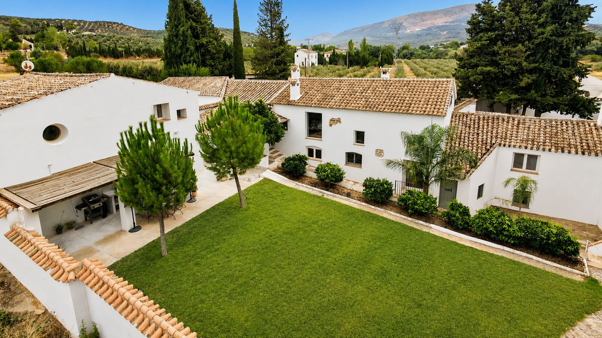 Se vende Finca - Cortijo de 5 dormitorios en Costa Del Sol, Málaga, España