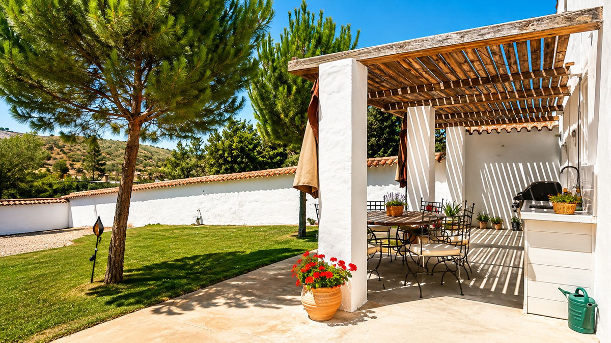 Se vende Finca - Cortijo de 5 dormitorios en Costa Del Sol, Málaga, España