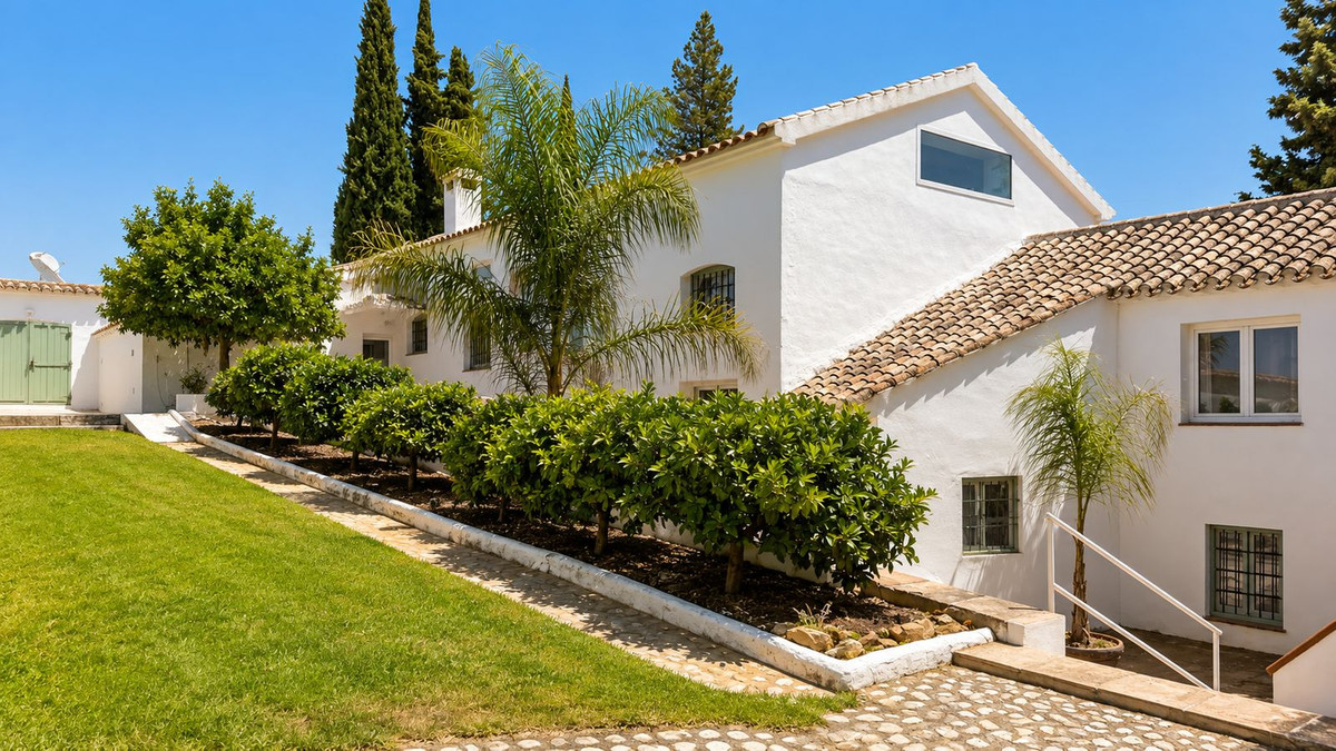 Se vende Finca - Cortijo de 5 dormitorios en Costa Del Sol, Málaga, España