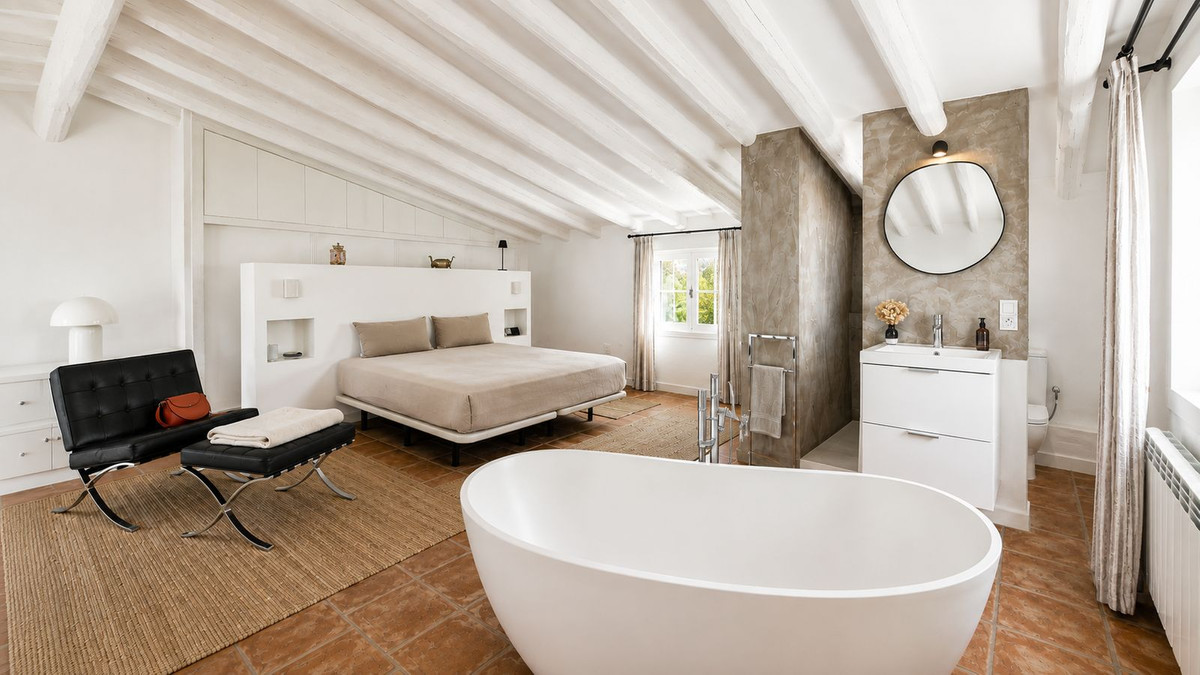 Se vende Finca - Cortijo de 5 dormitorios en Costa Del Sol, Málaga, España