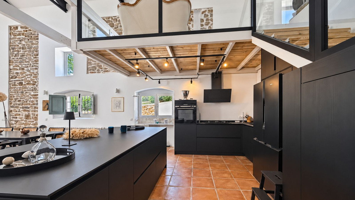 Se vende Finca - Cortijo de 5 dormitorios en Costa Del Sol, Málaga, España