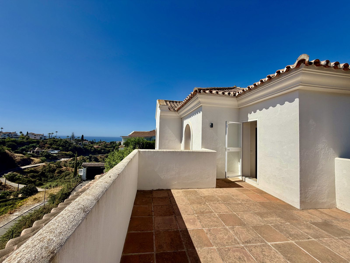 4 Bed Townhouse for sale in El Rosario Costa Del Sol, Málaga, Spain