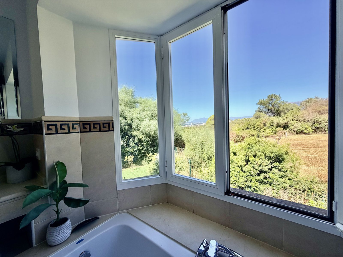 4 Bed Townhouse for sale in El Rosario Costa Del Sol, Málaga, Spain