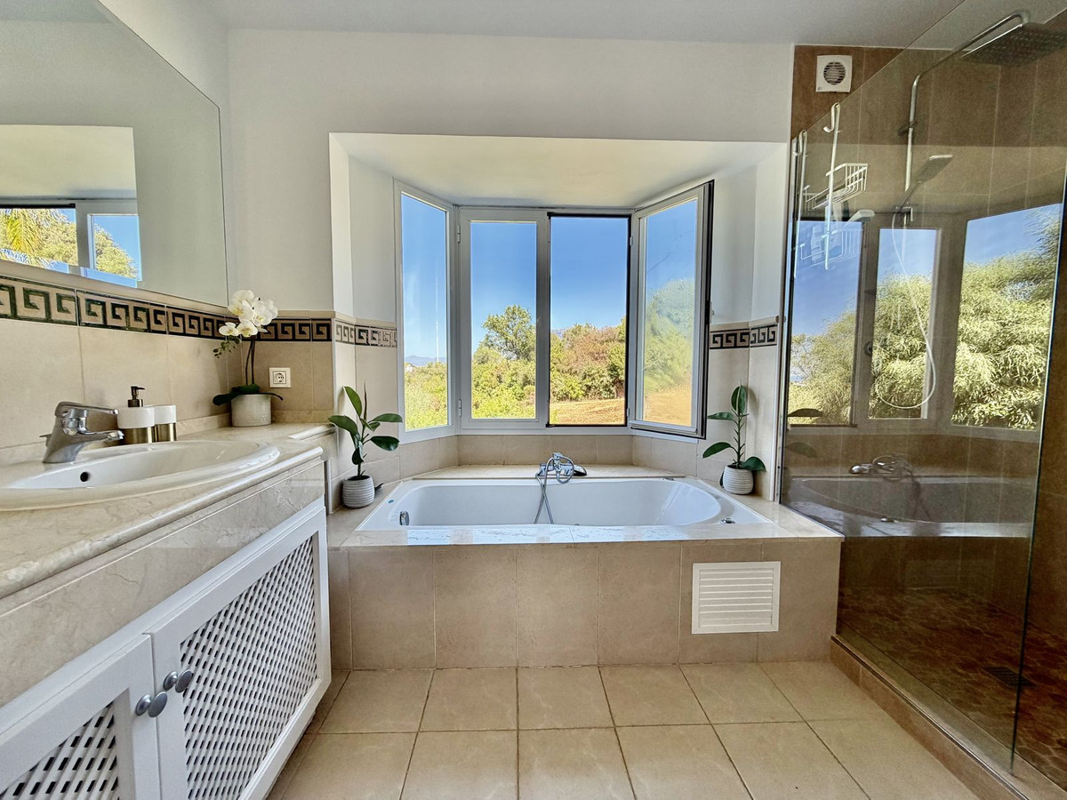 4 Bed Townhouse for sale in El Rosario Costa Del Sol, Málaga, Spain