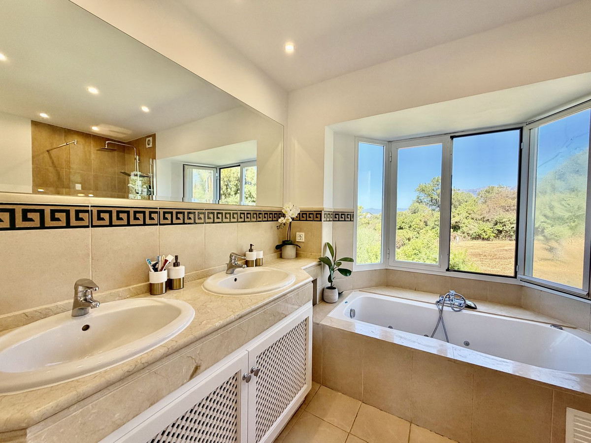 4 Bed Townhouse for sale in El Rosario Costa Del Sol, Málaga, Spain