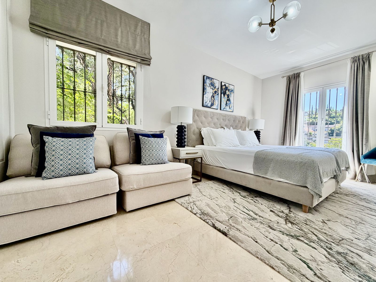 4 Bed Townhouse for sale in El Rosario Costa Del Sol, Málaga, Spain