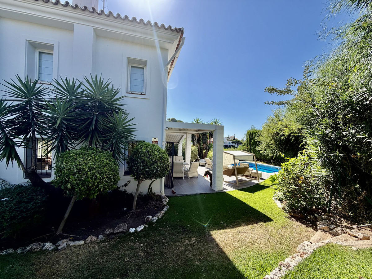 4 Bed Townhouse for sale in El Rosario Costa Del Sol, Málaga, Spain