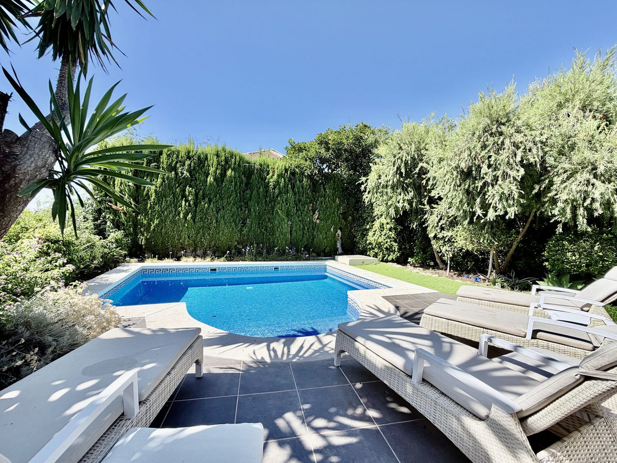 4 Bed Townhouse for sale in El Rosario Costa Del Sol, Málaga, Spain