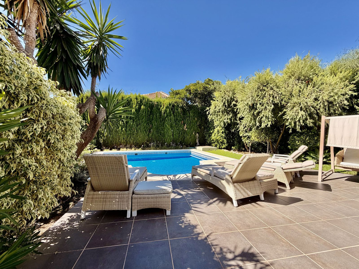 4 Bed Townhouse for sale in El Rosario Costa Del Sol, Málaga, Spain