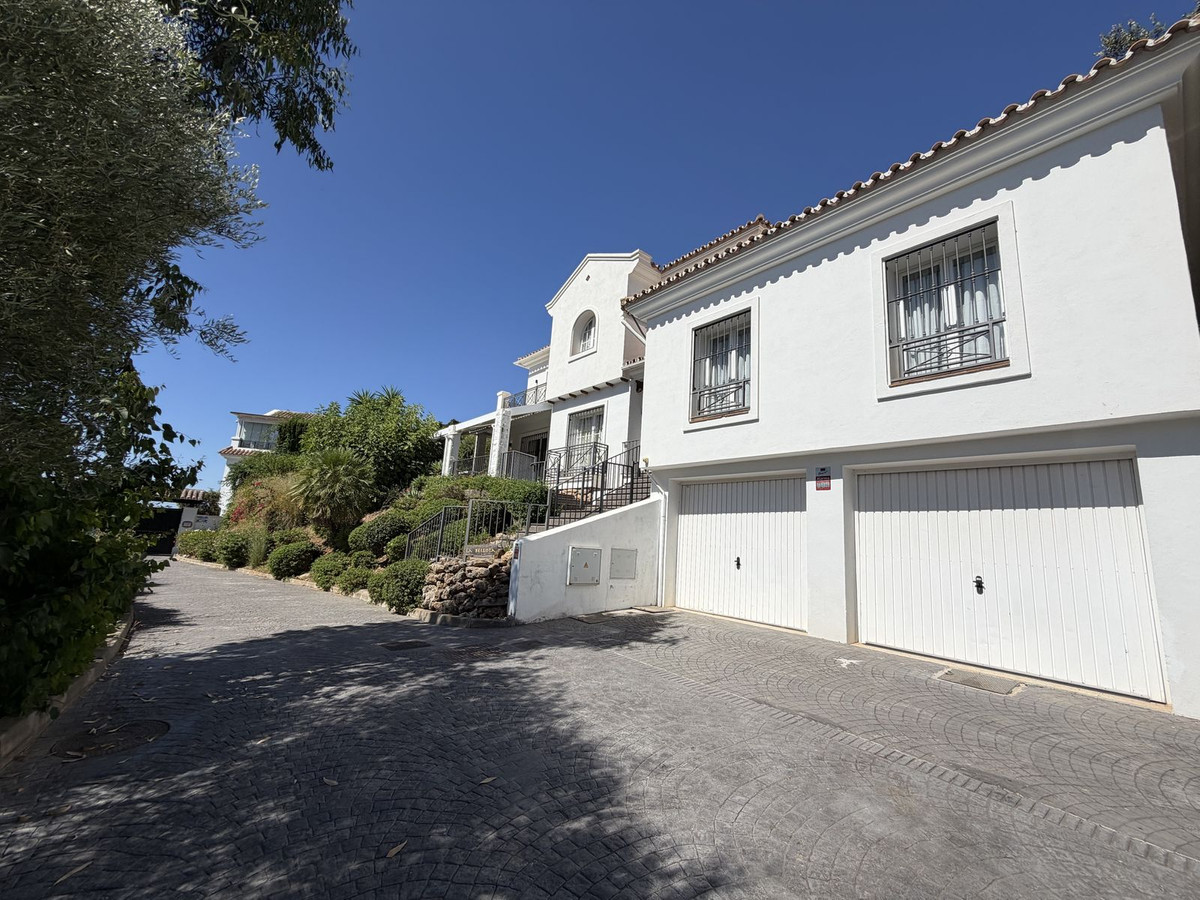 4 Bed Townhouse for sale in El Rosario Costa Del Sol, Málaga, Spain