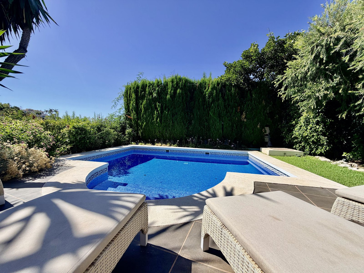 4 Bed Townhouse for sale in El Rosario Costa Del Sol, Málaga, Spain