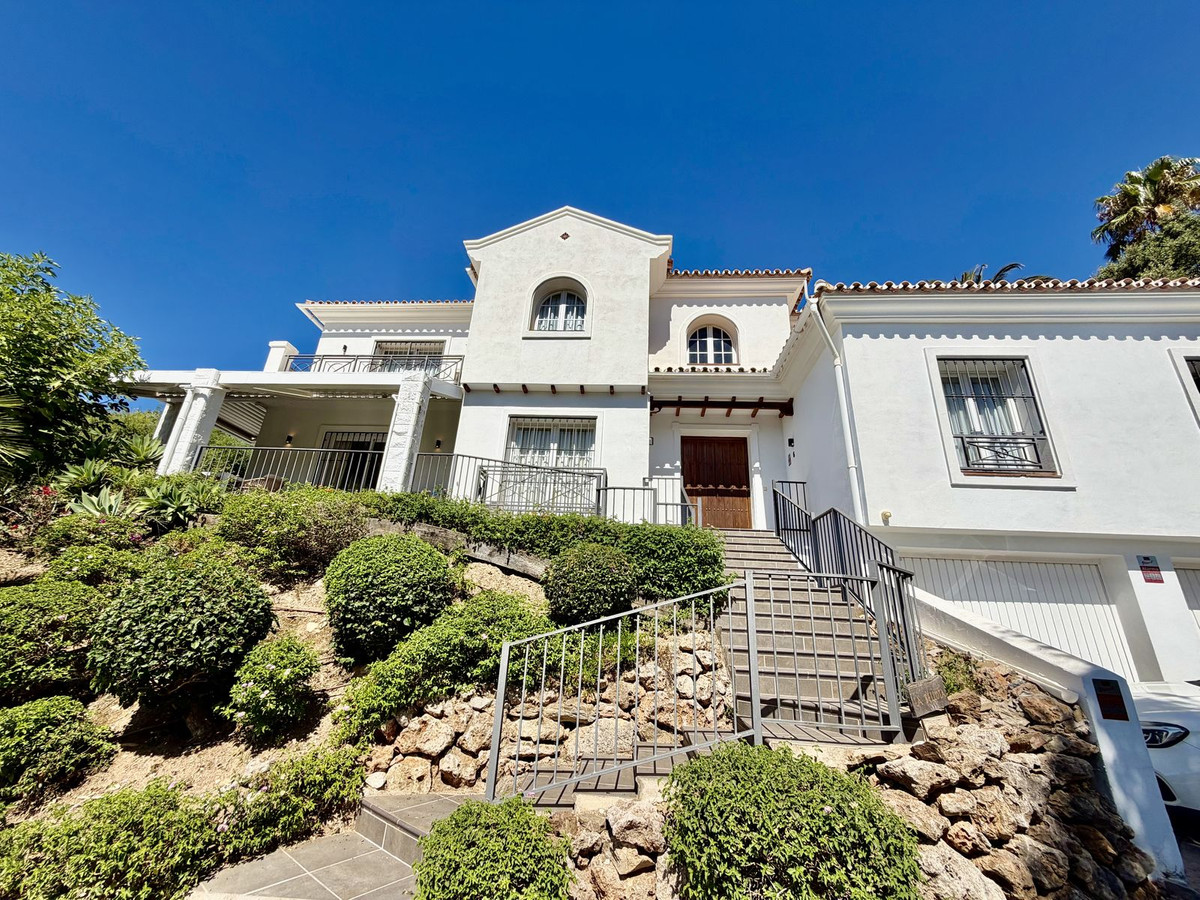 4 Bed Townhouse for sale in El Rosario Costa Del Sol, Málaga, Spain