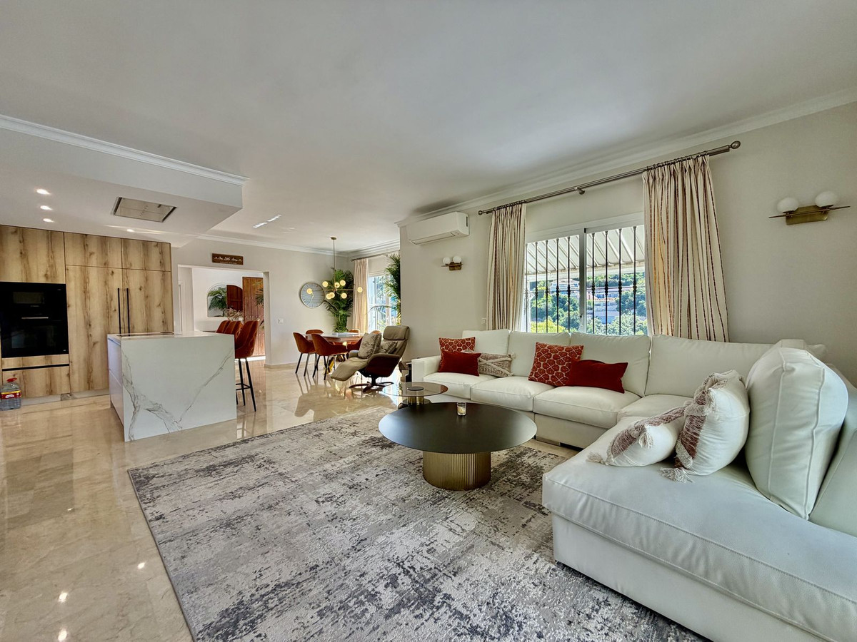 4 Bed Townhouse for sale in El Rosario Costa Del Sol, Málaga, Spain