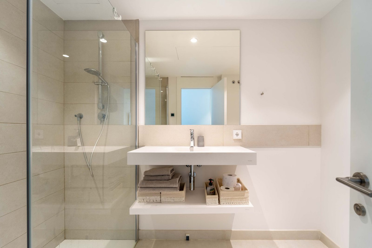 3 Bed Apartment for sale in Higueron Costa Del Sol, Málaga, Spain