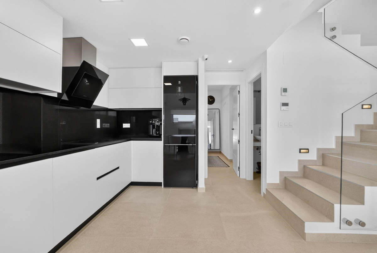 Se vende Villa - Chalet de 3 dormitorios en Costa Blanca, Alicante, España