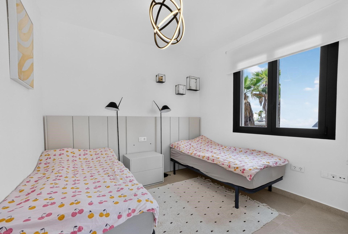 Se vende Villa - Chalet de 3 dormitorios en Costa Blanca, Alicante, España