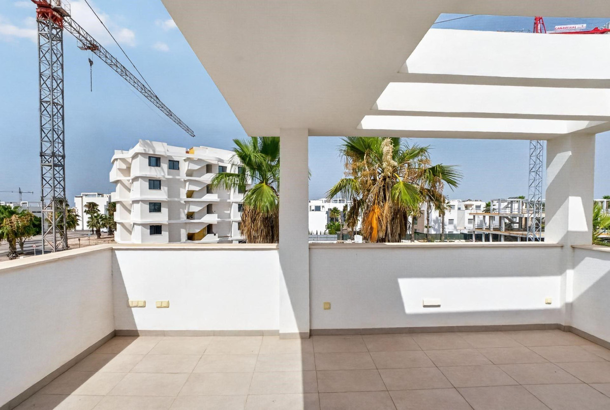 Se vende Villa - Chalet de 3 dormitorios en Costa Blanca, Alicante, España