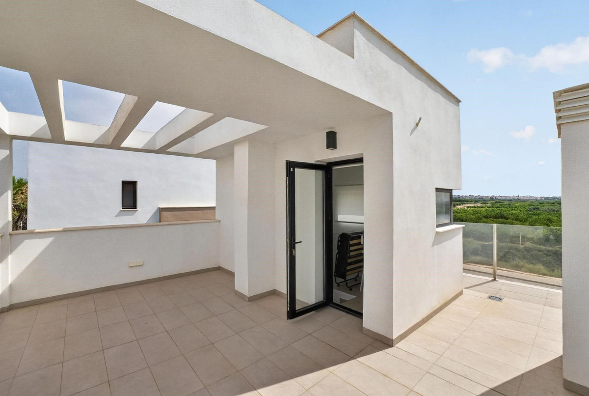 Se vende Villa - Chalet de 3 dormitorios en Costa Blanca, Alicante, España