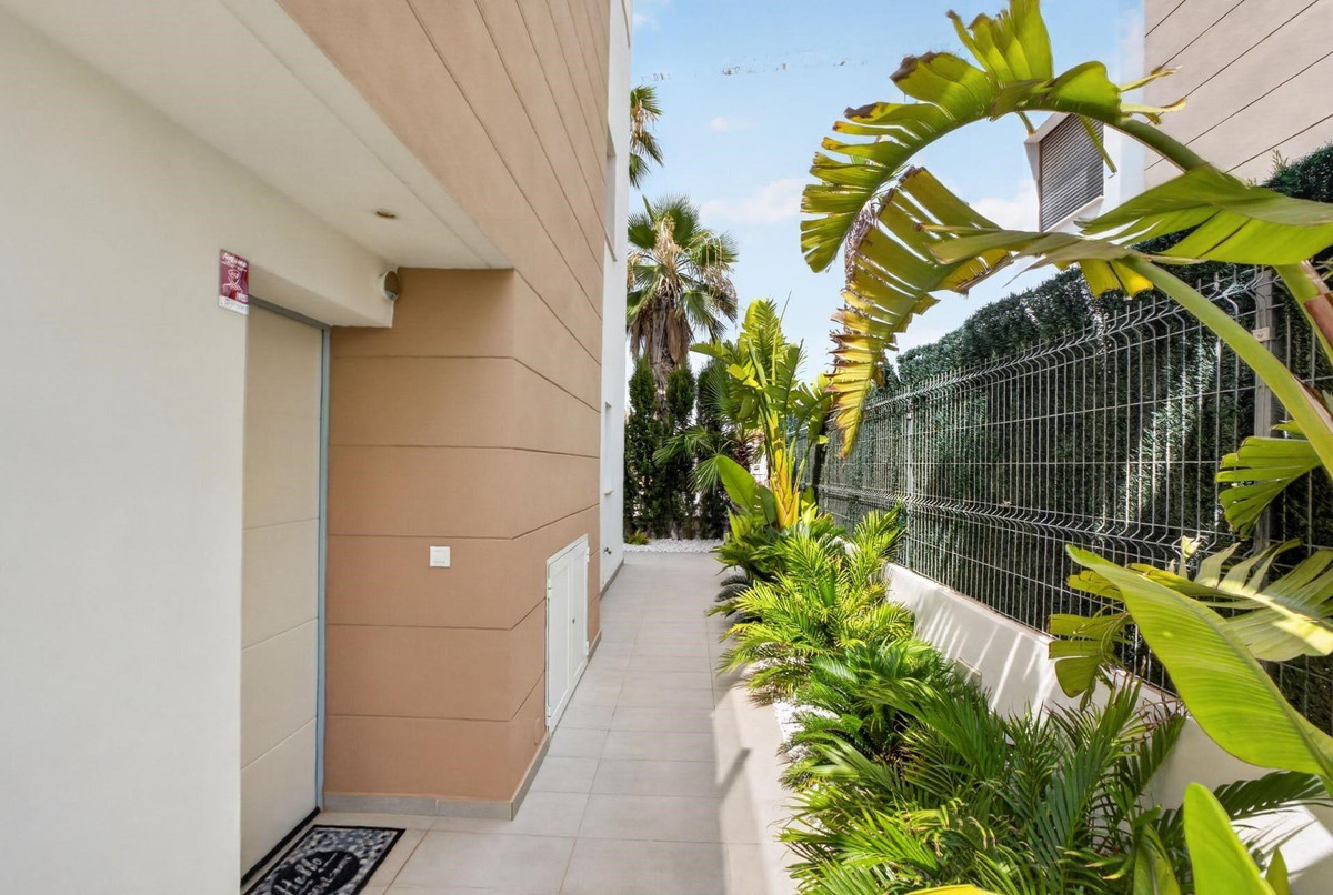 Se vende Villa - Chalet de 3 dormitorios en Costa Blanca, Alicante, España
