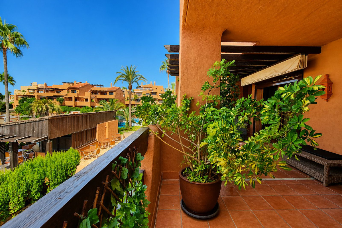 Se vende Apartamento Planta Media de 3 dormitorios en Costa Del Sol, Málaga, España