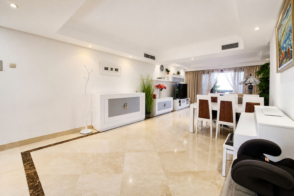 Se vende Apartamento Planta Media de 3 dormitorios en Costa Del Sol, Málaga, España
