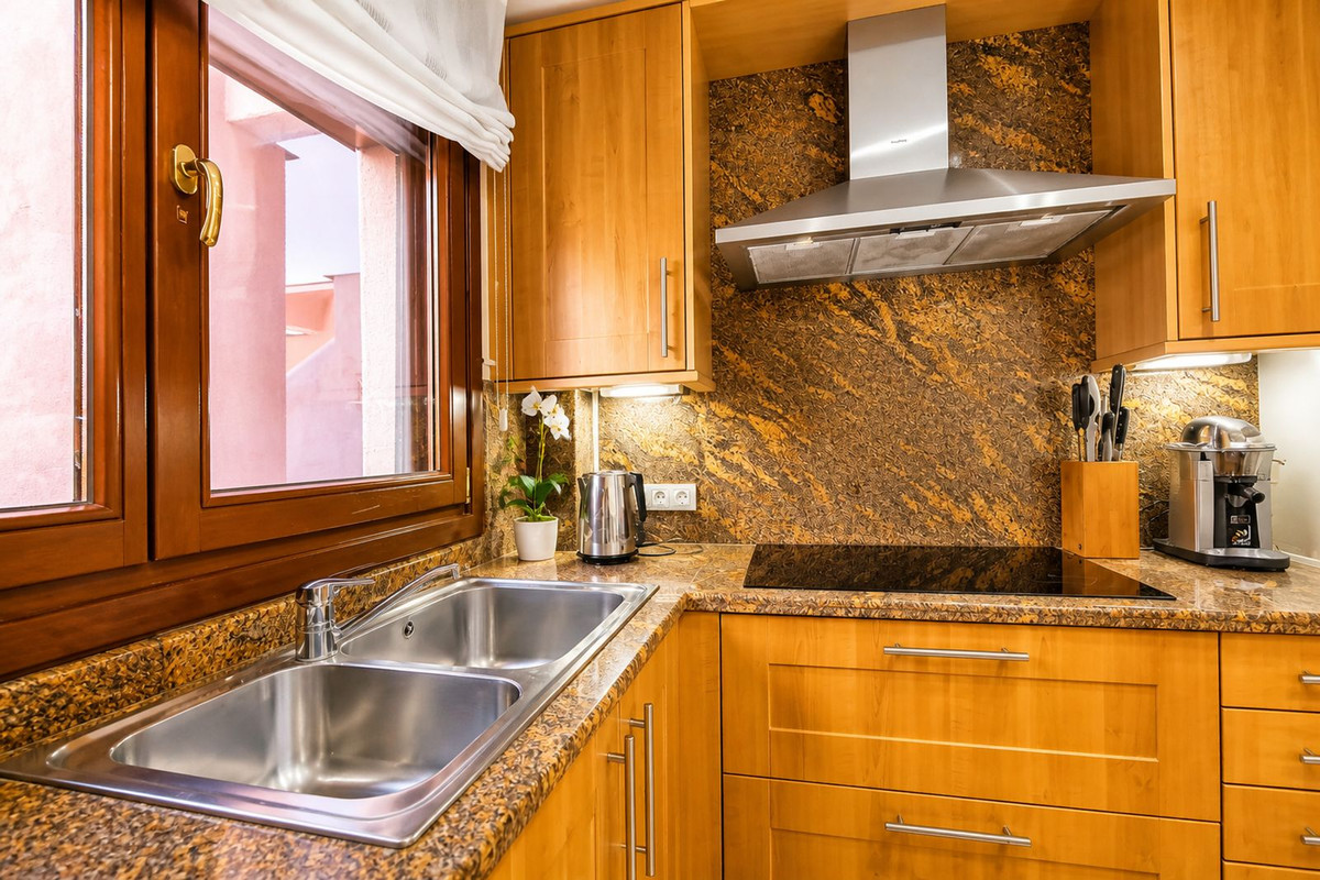Se vende Apartamento Planta Media de 3 dormitorios en Costa Del Sol, Málaga, España