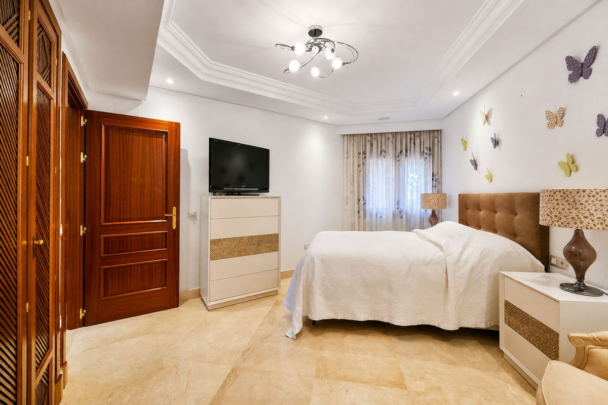 Se vende Apartamento Planta Media de 3 dormitorios en Costa Del Sol, Málaga, España