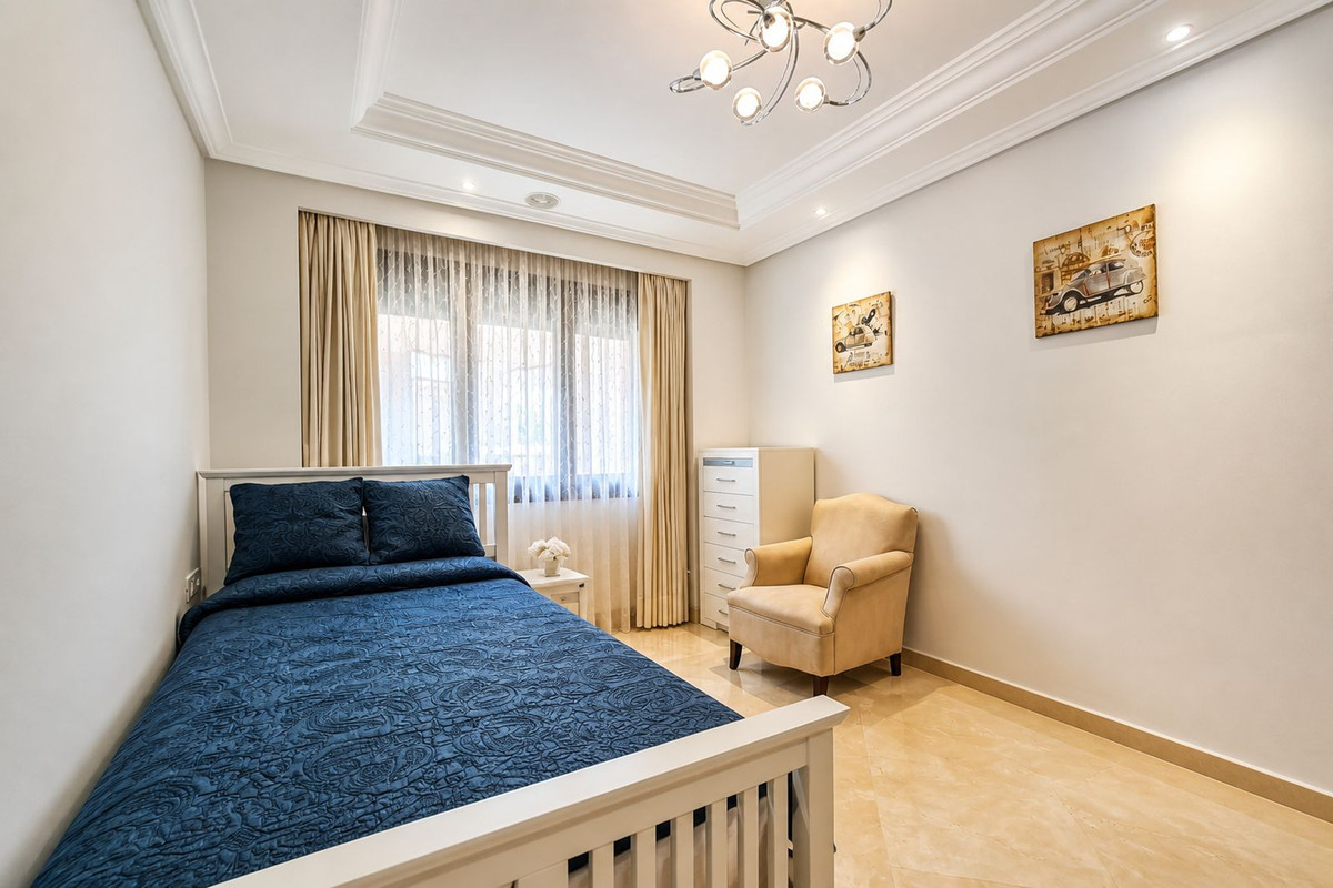 Se vende Apartamento Planta Media de 3 dormitorios en Costa Del Sol, Málaga, España