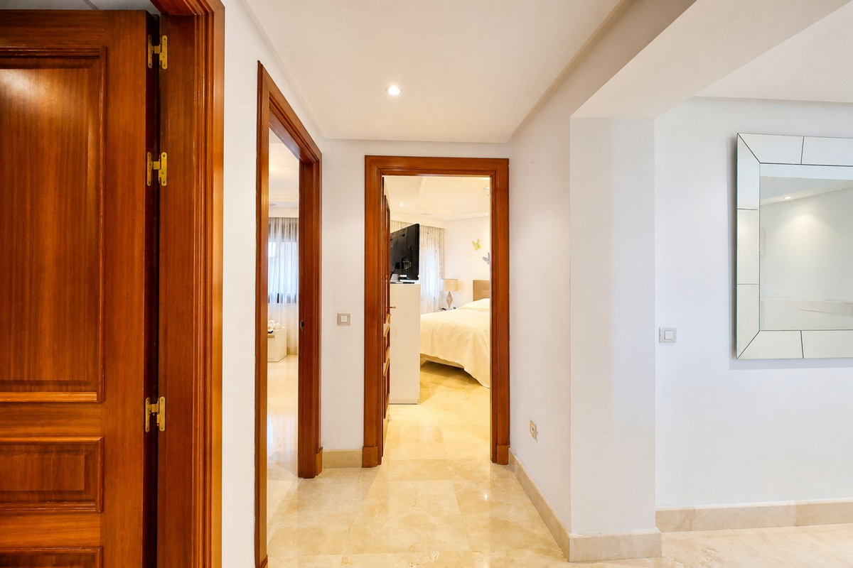 Se vende Apartamento Planta Media de 3 dormitorios en Costa Del Sol, Málaga, España