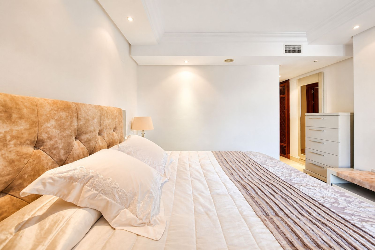 Se vende Apartamento Planta Media de 3 dormitorios en Costa Del Sol, Málaga, España