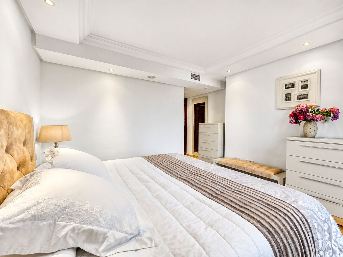 Se vende Apartamento Planta Media de 3 dormitorios en Costa Del Sol, Málaga, España