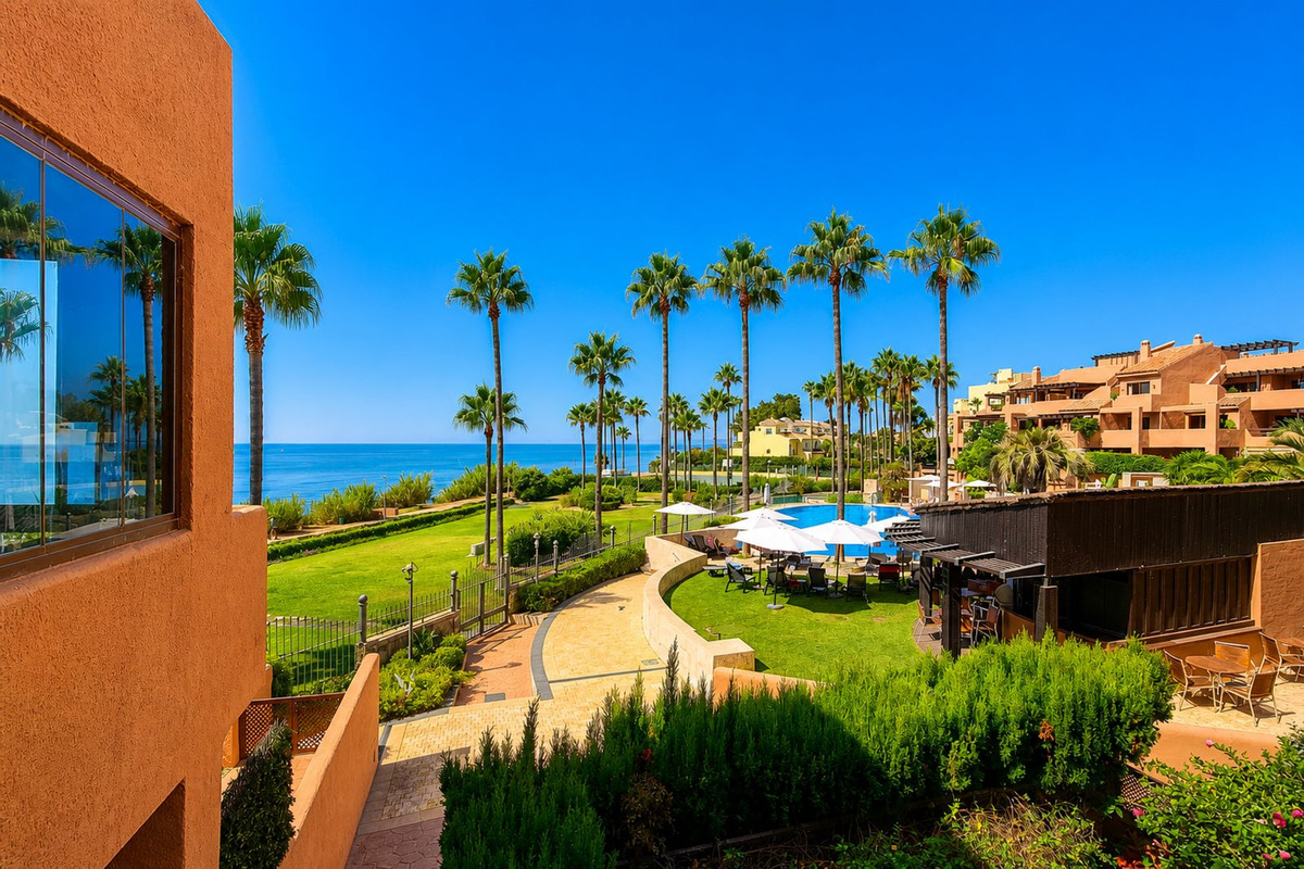 Se vende Apartamento Planta Media de 3 dormitorios en Costa Del Sol, Málaga, España