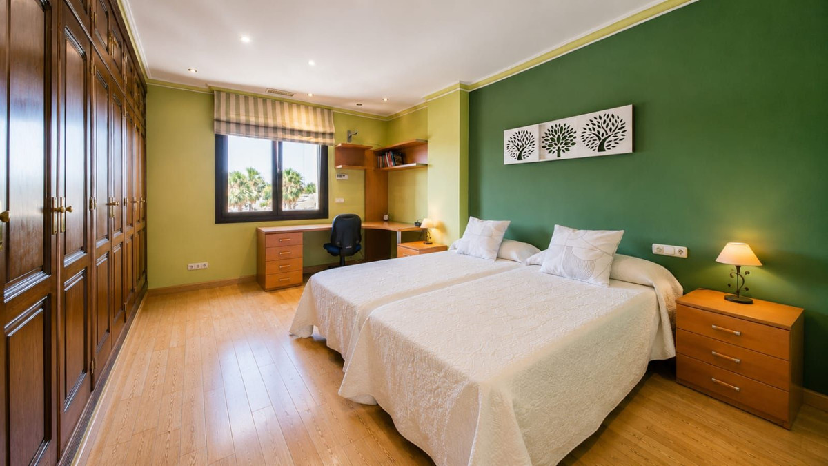 Se vende Villa - Chalet de 6 dormitorios en Costa Del Sol, Málaga, España
