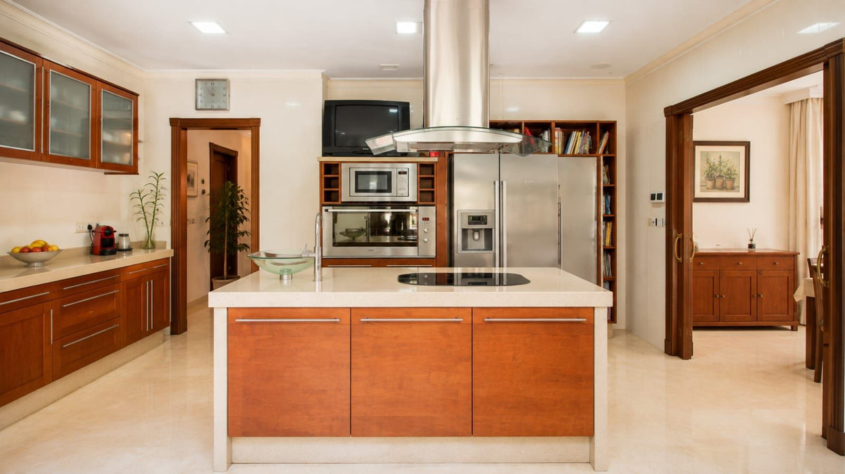 Se vende Villa - Chalet de 6 dormitorios en Costa Del Sol, Málaga, España