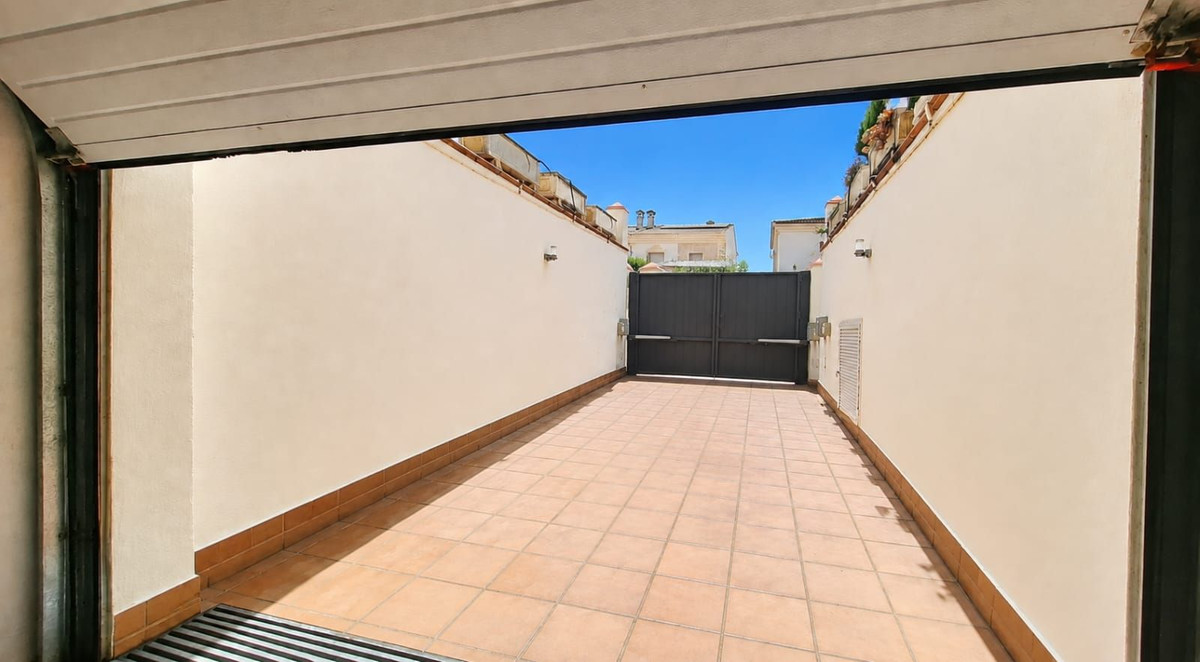 Se vende Villa - Chalet de 6 dormitorios en Costa Del Sol, Málaga, España