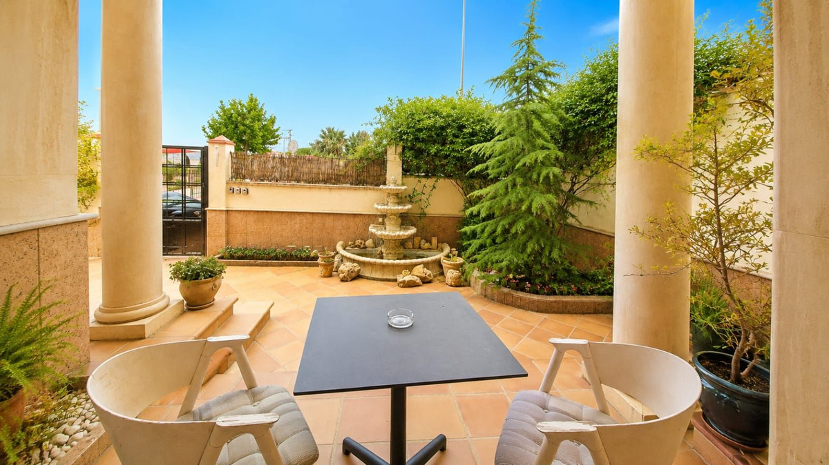 Se vende Villa - Chalet de 6 dormitorios en Costa Del Sol, Málaga, España