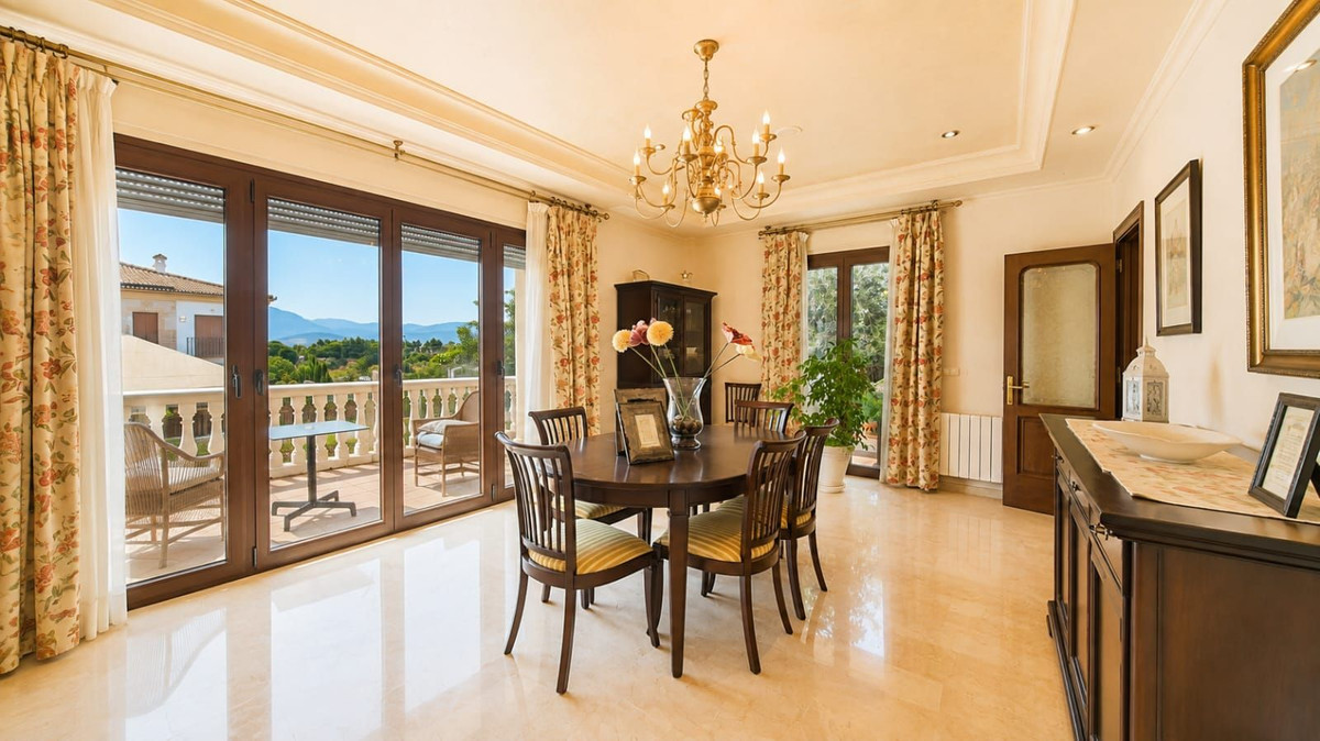Se vende Villa - Chalet de 6 dormitorios en Costa Del Sol, Málaga, España