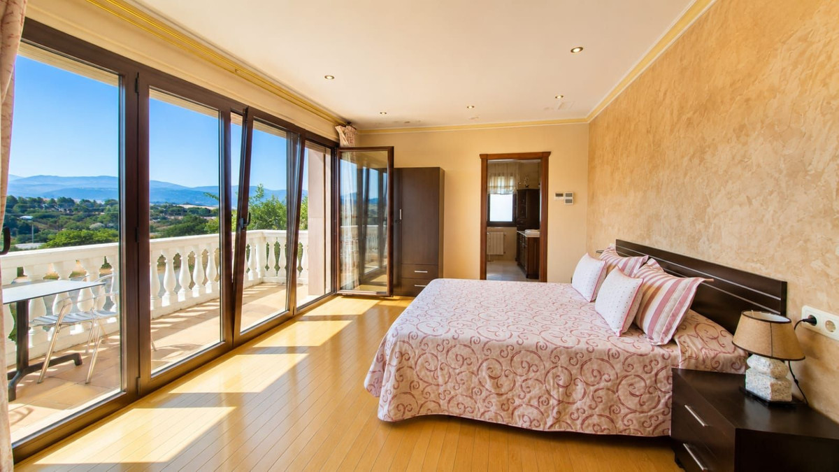 Se vende Villa - Chalet de 6 dormitorios en Costa Del Sol, Málaga, España