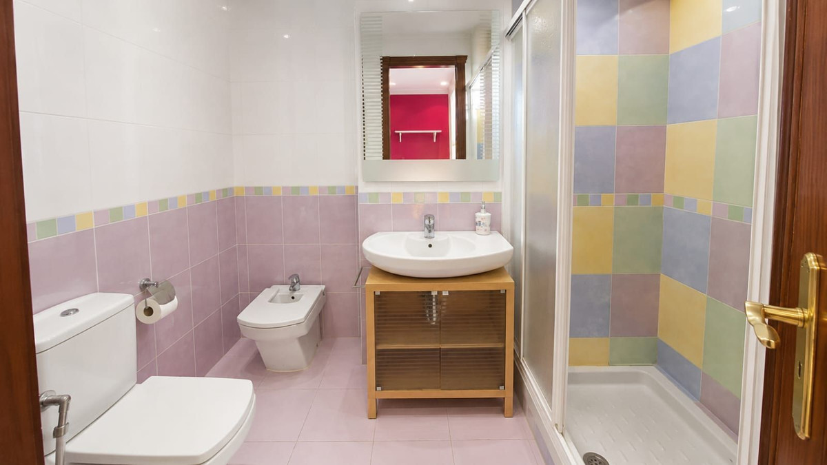 Se vende Villa - Chalet de 6 dormitorios en Costa Del Sol, Málaga, España