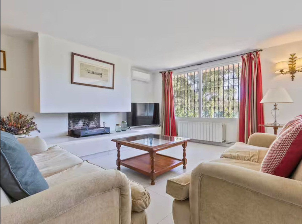 Se vende Villa - Chalet de 6 dormitorios en Costa Del Sol, Málaga, España